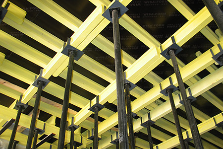 Установка опалубки для перекрытия